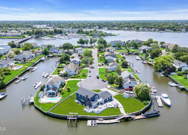 Property at 11 Gail Dr, Monmouth Beach, NJ 07750, 4 beds, 3.5 baths