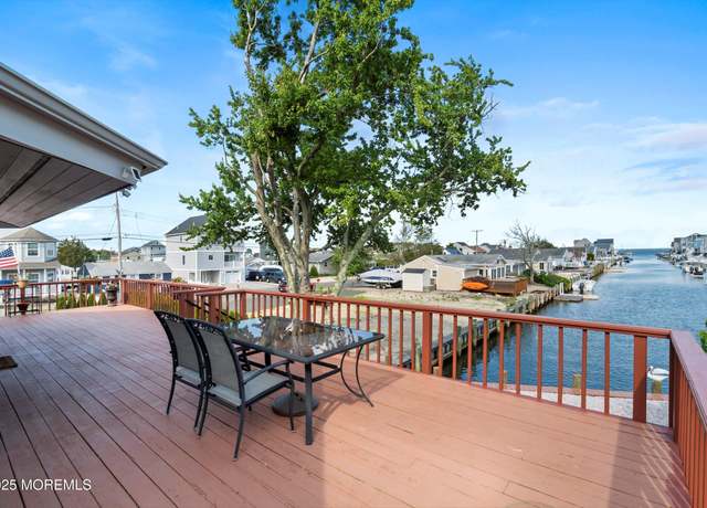 Property at 1025 Bayview Ave, Bayville, NJ 08721, 3 beds, 2.5 baths
