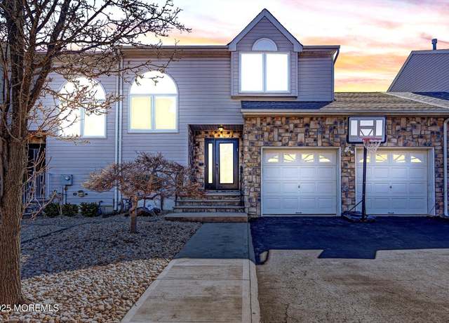 Property at 17 Barn Swallow Blvd, Marlboro, NJ 07746, 3 beds, 2.5 baths