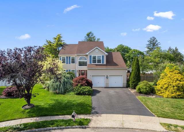 Property at 6 Palmer Ln, Englishtown, NJ 07726, 3 beds, 2.5 baths