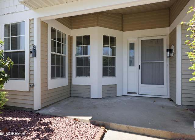 Property at 980B Thornbury Ln, Manchester, NJ 08759, 2 beds, 2.5 baths