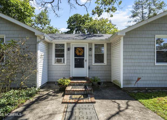Property at 553 Ship Ave, Beachwood, NJ 08722, 4 beds, 1 bath