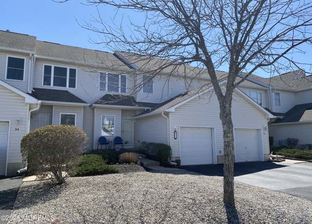 Property at 33 Blue Heron Ln, Bayville, NJ 08721, 3 beds, 2.5 baths