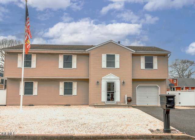 Property at 421 Ward Ave, Brick, NJ 08724, 5 beds, 3 baths