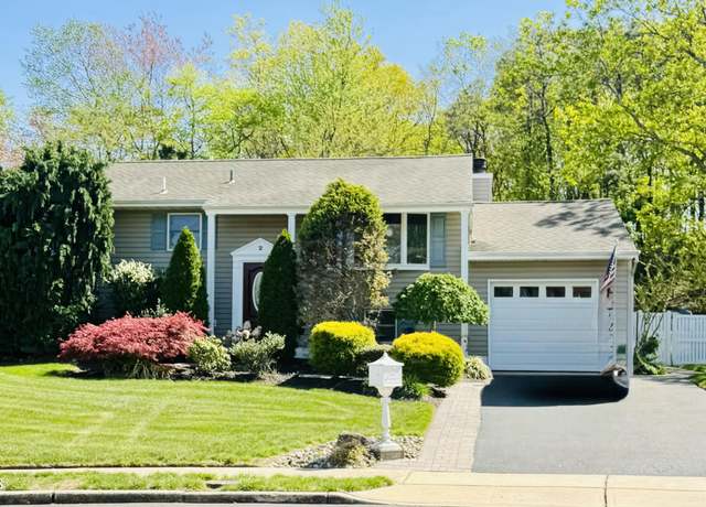 Property at 2 Darien Cir, Howell, NJ 07731, 3 beds, 2 baths