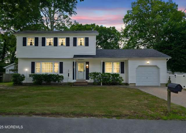 Property at 223 Pinetree Pl, Point Pleasant, NJ 08742, 3 beds, 2.5 baths
