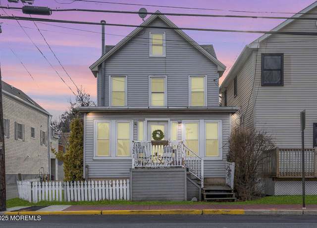 Property at 233 Bay Ave, Highlands, NJ 07732, 4 beds, 1.5 baths