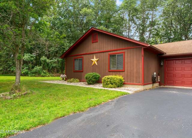Property at 5 Flamingo Dr, Howell, NJ 07731, 2 beds, 1.5 baths