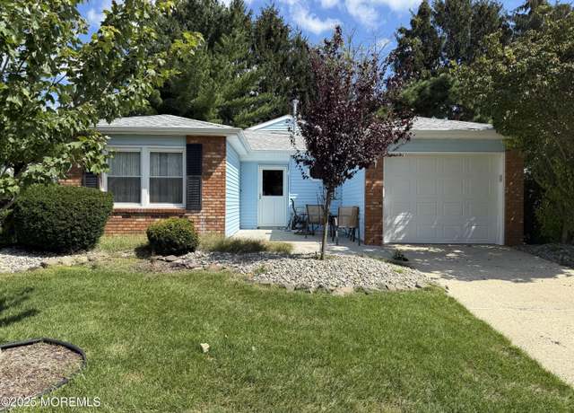 Property at 8 Carter Way, Brick, NJ 08723, 2 beds, 2 baths