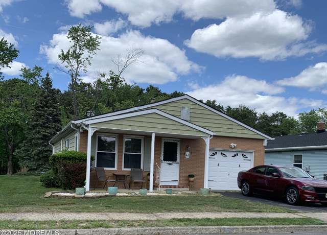 Property at 47 Selkirk Ave, Toms River, NJ 08757, 2 beds, 2 baths
