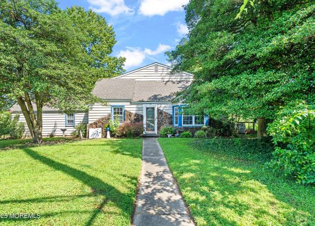 Property at 2001 Veterans Memorial Dr, Point Pleasant, NJ 08742, 5 beds, 2 baths