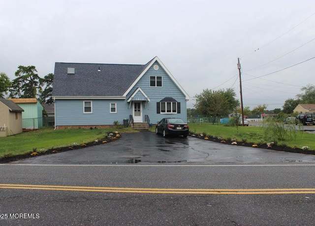 Property at 1613 Beacon St, Toms River, NJ 08757, 4 beds, 2 baths