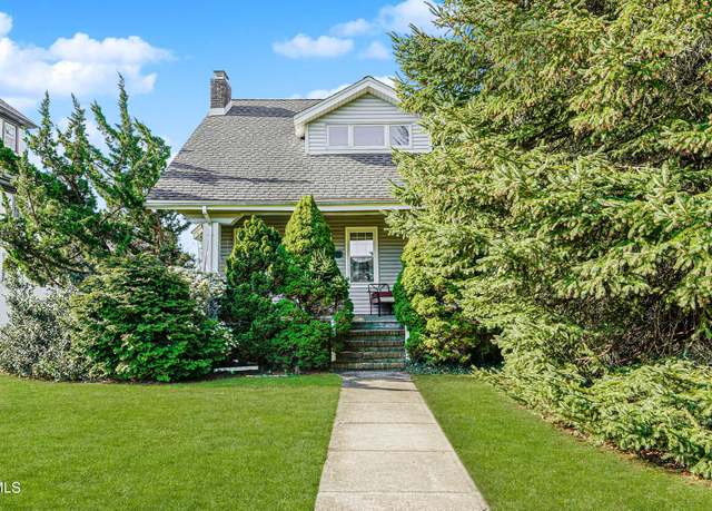Property at 5 Royal Pl, Elberon, NJ 07740, 3 beds, 2 baths