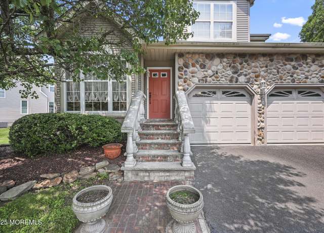 Property at 28 Brent Dr, Howell, NJ 07731, 3 beds, 2.5 baths