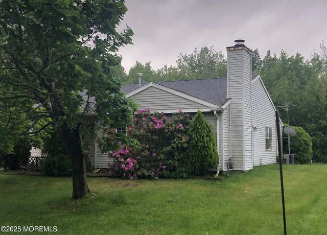 Property at 18 Garrison Dr, Tinton Falls, NJ 07753, 3 beds, 2 baths