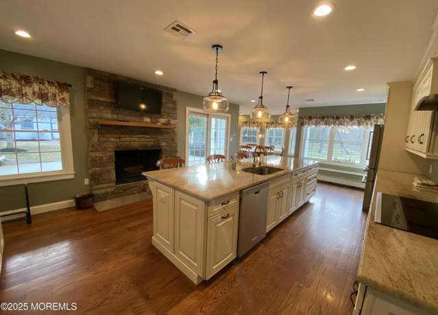 Property at 10 Arneytown Hornerstown Rd, Upper Freehold, NJ 08501, 3 beds, 2.5 baths