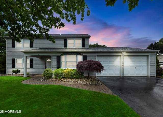 Property at 3 North Cir, Aberdeen, NJ 07747, 3 beds, 2.5 baths