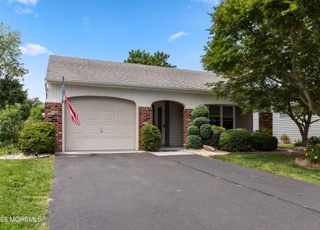 Property at 16 Saint Paul Pl, Manchester, NJ 08759, 2 beds, 2 baths