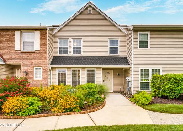 Property at 291 Stratford Pl, Morganville, NJ 07751, 3 beds, 2.5 baths