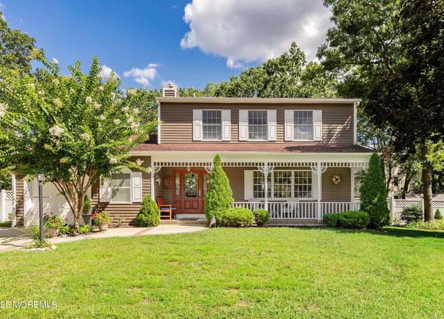 Property at 318 Tina Lee Ct, Brick, NJ 08724, 4 beds, 2.5 baths