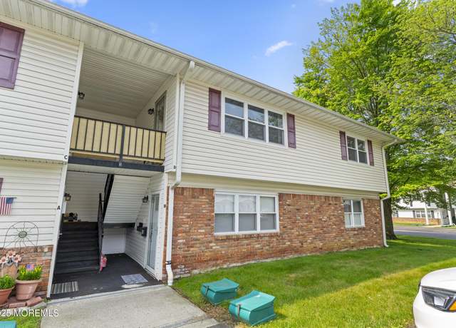 Property at 5 Utah Dr Unit D, Matawan, NJ 07747, 2 beds, 1 bath