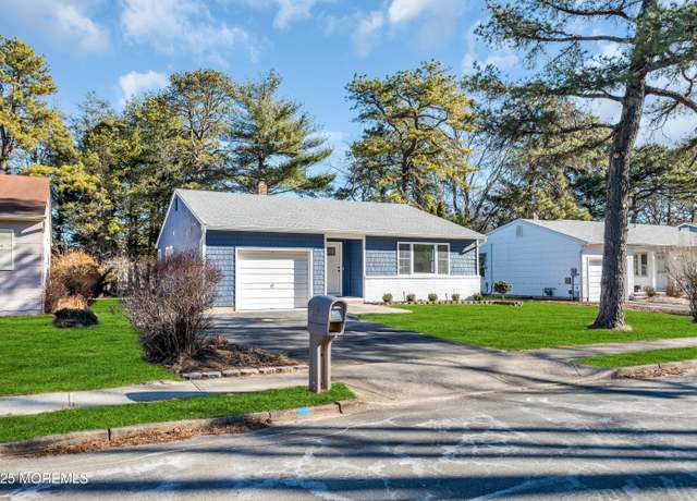 Property at 8 Manassas Dr, Toms River, NJ 08757, 2 beds, 2 baths