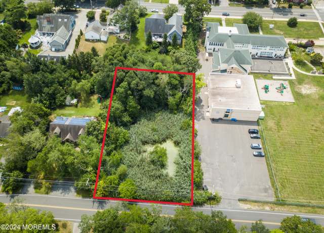 Property at 124 Lake Dr, Island Heights, NJ 08732