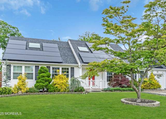 Property at 201 Yvonne Dr, Toms River, NJ 08753, 4 beds, 3 baths