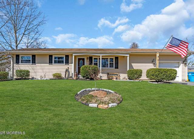 Property at 33 Dogwood Dr, Jackson, NJ 08527, 3 beds, 2 baths