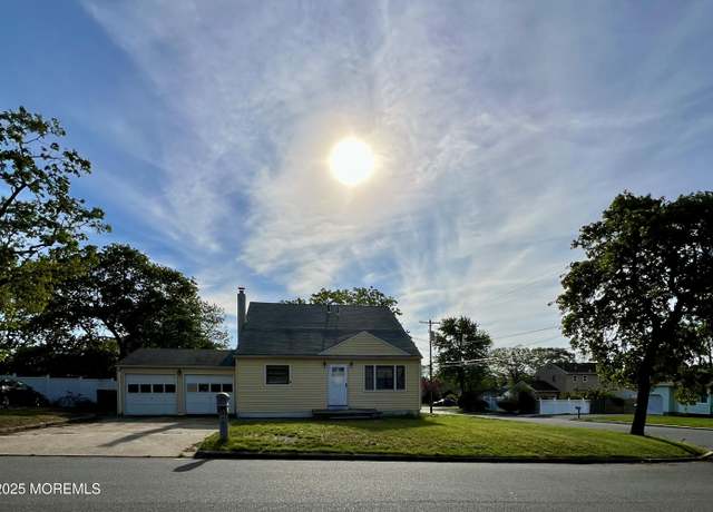 Property at 337 Evergreen Dr, Brick, NJ 08723, 2 beds, 2 baths