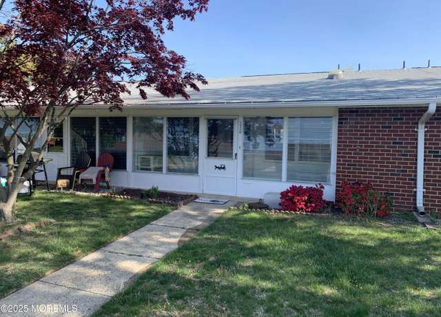 Property at 1211 Shetland Dr Unit C, Lakewood, NJ 08701, 2 beds, 1 bath