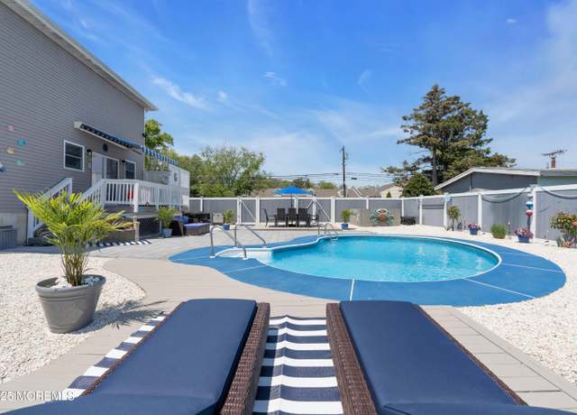 Property at 23 Charles Blvd, Manahawkin, NJ 08050, 3 beds, 2.5 baths