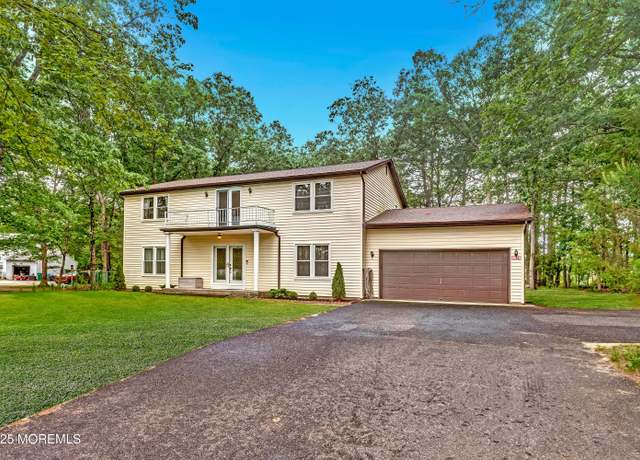 Property at 718 E Veterans Hwy, Jackson, NJ 08527, 3 beds, 2.5 baths