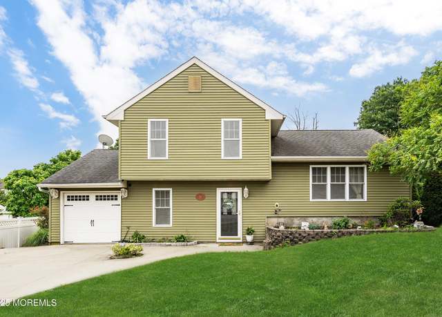 Property at 39 Georgetown Blvd, Barnegat, NJ 08005, 4 beds, 1.5 baths