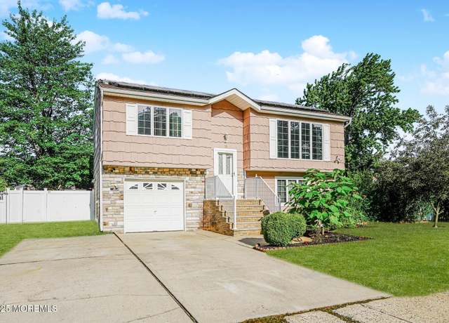 Property at 18 Croman Ct, Hazlet, NJ 07730, 3 beds, 1.5 baths