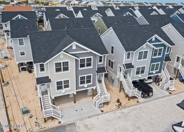 Property at 5 Cummins St, Mantoloking, NJ 08738, 3 beds, 2.5 baths