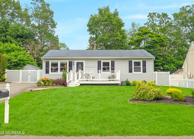 Property at 49 Anchor Ave, Manahawkin, NJ 08050, 3 beds, 1.5 baths