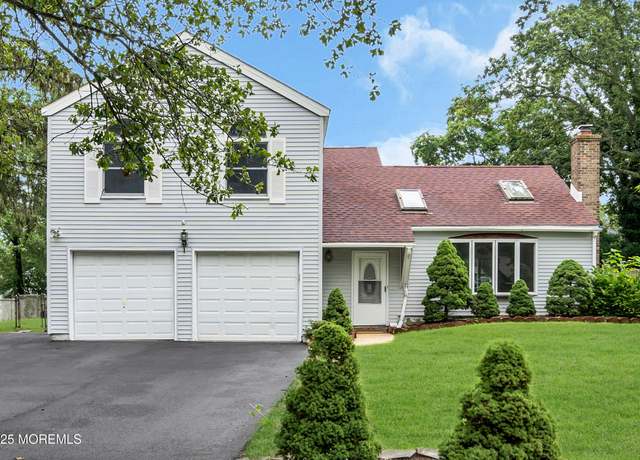 Property at 865 Peppertree Dr, Toms River, NJ 08753, 4 beds, 2.5 baths