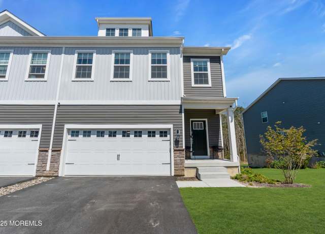 Property at 18 Avalon Ln, Jackson, NJ 08527, 3 beds, 3.5 baths
