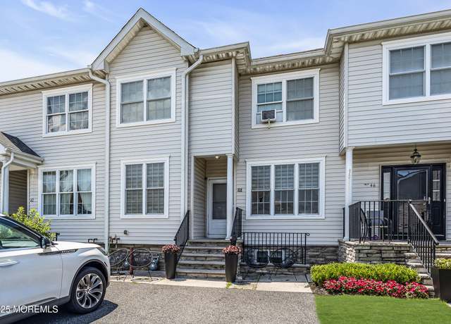 Property at 44 Stamford Hill Rd, Lakewood, NJ 08701, 5 beds, 3.5 baths