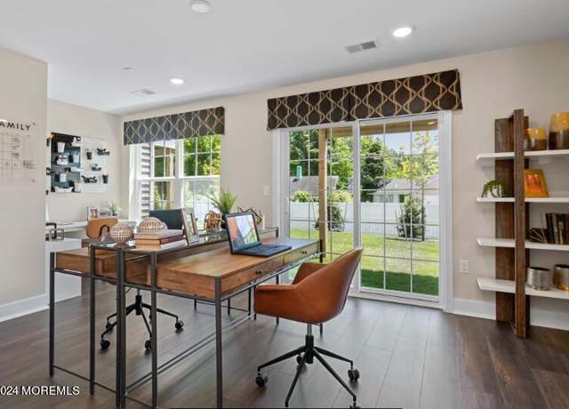 Property at 8 Bella Ct, Manalapan, NJ 07726, 3 beds, 3.5 baths