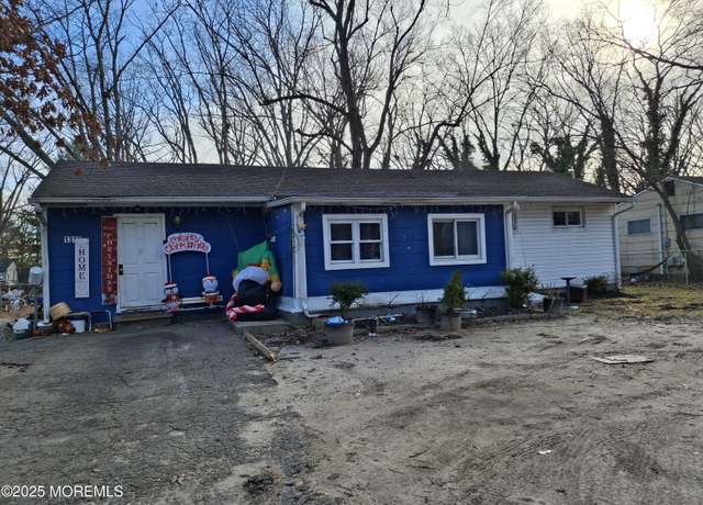 Property at 1311 Marshall St, Lakewood, NJ 08701, 4 beds, 1 bath