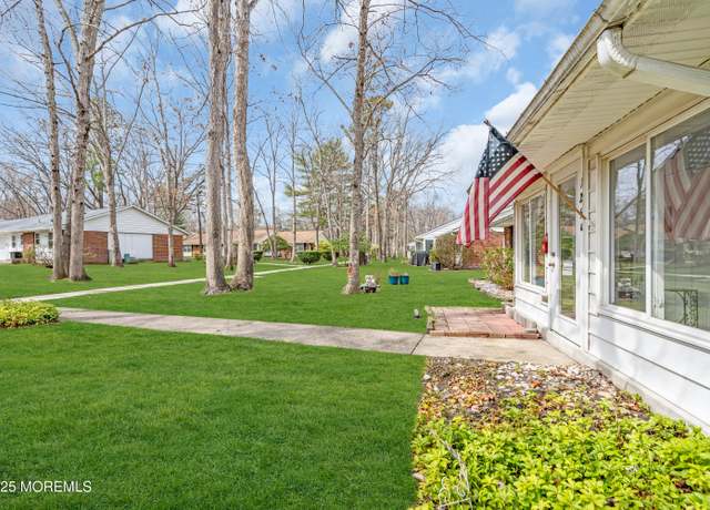 Property at 125A Farrington Ct #1001, Lakewood, NJ 08701, 2 beds, 1 bath