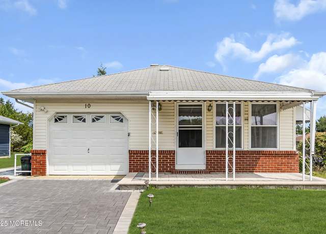 Property at 10 Barbuda St, Toms River, NJ 08757, 2 beds, 2 baths