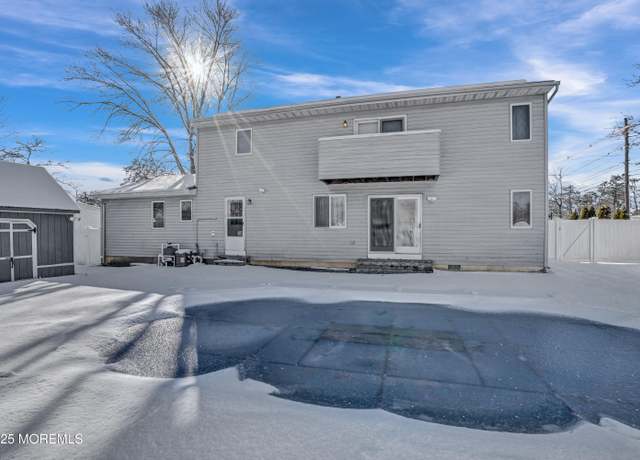 Property at 1112 Larchmont St, Toms River, NJ 08757, 4 beds, 2.5 baths