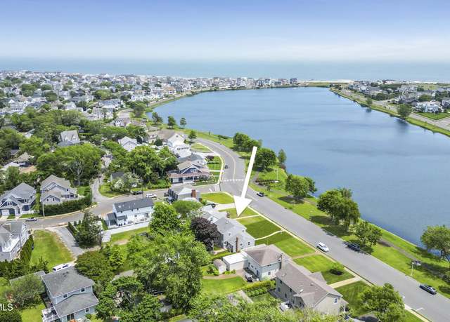 Property at 604 North Blvd, Lake Como, NJ 07719, 3 beds, 1.5 baths