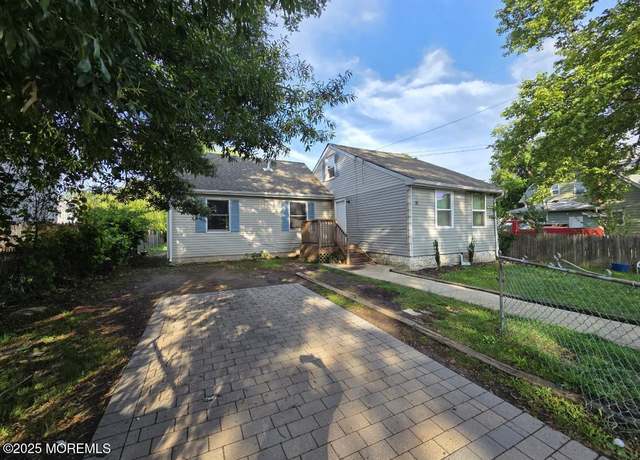 Property at 18 Braden Pl, Keansburg, NJ 07734, 3 beds, 1 bath