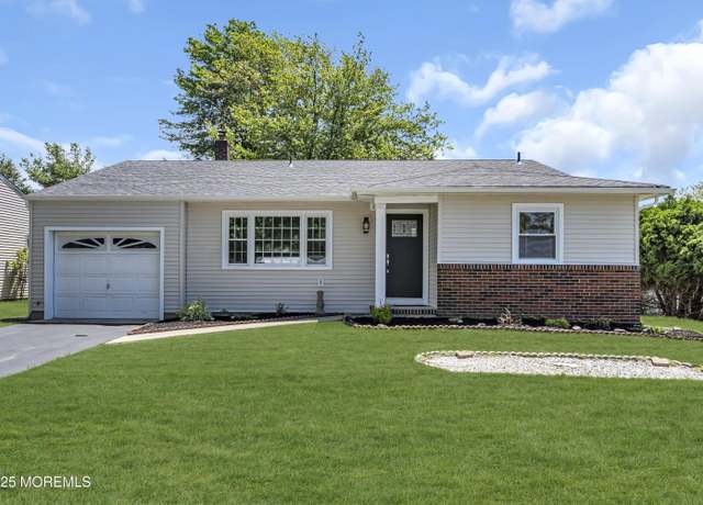 Property at 28 Oakfield Rd, Toms River, NJ 08757, 2 beds, 2 baths