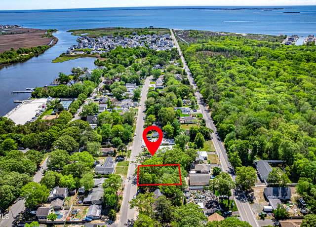 Property at 12 Central Ave, Waretown, NJ 08758, 2 beds, 1 bath