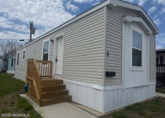 Property at 8 Avenue C, Hazlet, NJ 07734, 2 beds, 1 bath